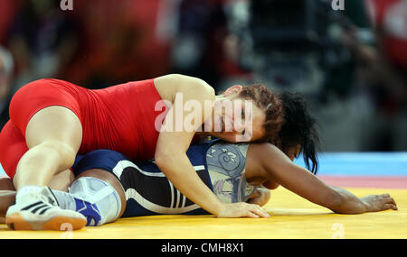 OLGA BUTKEVYCH V LISSETTE ALEX GREAT BRITAIN V EQUADOR EXCELL ARENA LONDON ENGLAND 09 August 2012 Stock Photo