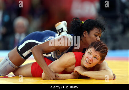 OLGA BUTKEVYCH V LISSETTE ALEX GREAT BRITAIN V EQUADOR EXCELL ARENA LONDON ENGLAND 09 August 2012 Stock Photo