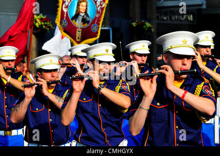 11 August 2012, Londonderry. Loyalist flute band playing during parade.  10,000 Apprentice Boys of Derry and 120 bands took part in the annual Relief of Derry parade, the largest Loyal order parade held in Northern Ireland. Credit:  George Sweeney / Alamy Live News Stock Photo