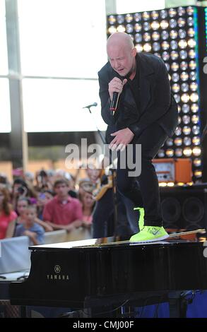 Isaac Slade on stage for NBC Today Show Concert with The Fray, Rockefeller Plaza, New York, NY August 13, 2012. Photo By: Kristin Callahan/Everett Collection Stock Photo