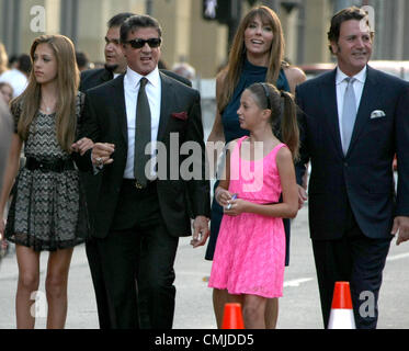 SYLVESTER STALLONE & JENNIFER FLAVIN & DAUGHTERS & FRANK STALLONE EXPENDABLES 2. WORLD PREMIERE HOLLYWOOD LOS ANGELES CALIFORN Stock Photo