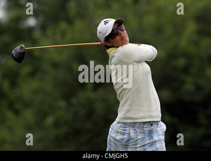 Buckinghamshire, England, UK. Thursday 16th August 2012. England's Elizabeth Bennett in action during the first round of the ISPS Handa Ladies British Masters event at The Buckinghamshire Golf Club, Denham, Greater London. Stock Photo