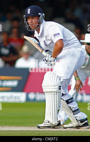 19/08/2012 London, England. England's Jonathan Trott during the third Investec cricket international test match between England and South Africa, played at the Lords Cricket Ground: Mandatory credit: Mitchell Gunn Stock Photo