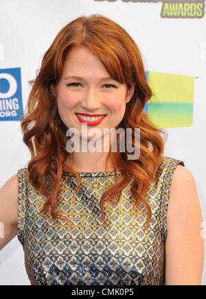 Ellie Kemper at arrivals for VH1 Do Something Awards - ARRIVALS, Barker Hangar, Santa Monica, CA August 19, 2012. Photo By: Dee Cercone/Everett Collection Stock Photo