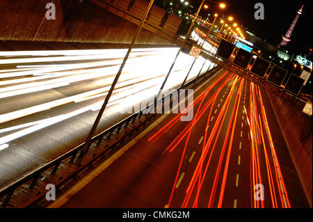 Berlin, Germany. 31st Oct, 2013. Vehicles are driven at night on the Autobahn 100 in Berlin, Germany, 31 October 2013. Photo: Paul Zinken/dpa/Alamy Live News Stock Photo