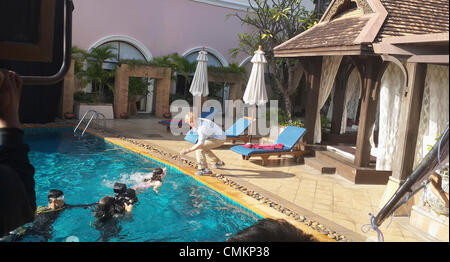 Chiang Mai, Thailand, 3rd November 2013. Amerian actor Owen Wilson filming on the set of coming film 'The Coup' at the Imperial Mai Ping Hotel in Chaing Mai. The Coup is a thriller film directed by John Erick Dowdle and planned to be released in 2014. Credit:  Zeamonkey Images/Alamy Live News Stock Photo