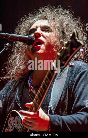 New Orleans, Louisiana, USA. 3rd Nov, 2013. Lead Singer ROBERT SMITH of The Cure performing at Voodoo Music and Arts Experience in New Orleans. © Marc Nader/ZUMAPRESS.com/Alamy Live News Stock Photo