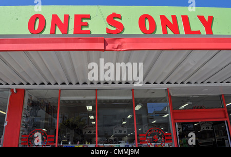 One Dollar Only Store Stock Photo Alamy