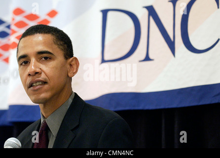 Illinois Senator Barack Obama speaks at a New Jersey Delegation meeting during the 2004 Democratic National Convention in Boston Stock Photo