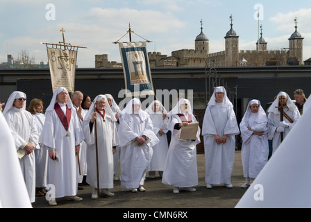 Tower Hill London Druids perform their ancient ceremony to celebrate the Spring Equinox. Tower of London in background 2012 2010s UK. England HOMER SYKES Stock Photo