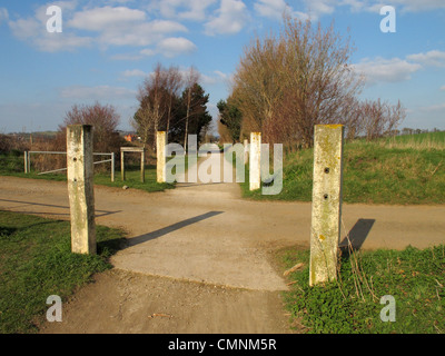 The Greenway, a cycling and walkers footpath created from the route of an old railway line at Stratford upon Avon, Warwickshire Stock Photo