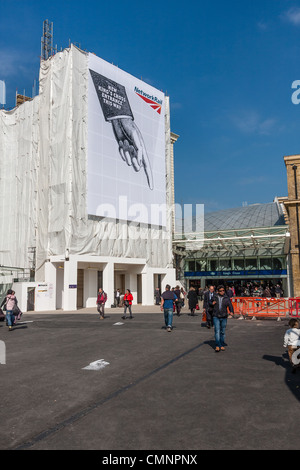 Entrance to the new booking hall at King's Cross Station, London Stock Photo