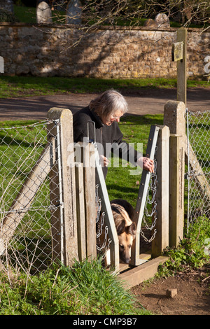 spring loaded dog gate