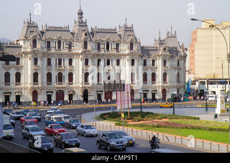 Lima Peru,Real Plaza,Edificio Rímac,Casa Roosevelt,building,street scene,traffic,car cars,plaza,Beaux Arts,architecture,architectural,Malachowski,four Stock Photo