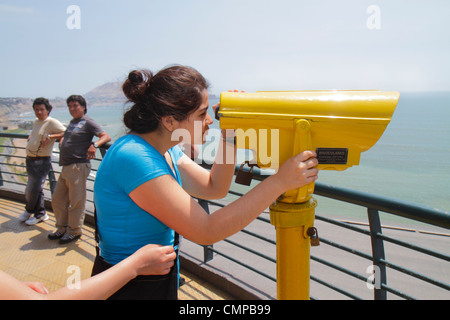 Lima Peru,Miraflores,Malecon de la Reserva,Parque Salazar,urban park,oceanfront,scenic overlook,coin operated binoculars,Hispanic Latin Latino ethnic Stock Photo