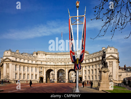 Admiralty Arch from the Mall in London Stock Photo