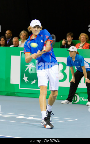 Mitchell Krueger plays tennis in final of BNP Paribas Open Champions Tour against Kyle Edmund in Zurich, SUI Stock Photo