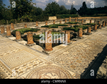MOSAICS & VIEW OF TRICLINIUM IN 3RD CENTURY 'HOUSE OF FOUNTAINS' AT THE ROMAN TOWN RUINS OF CONIMBRIGA PORTUGAL Stock Photo