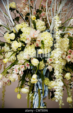 Still life with luxurious bouquet of flowers and fruits Stock Photo - Alamy
