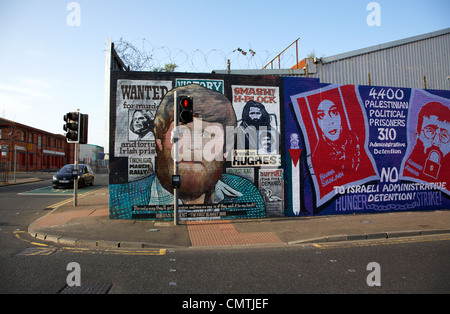 international wall murals lower falls road belfast northern ireland uk Stock Photo