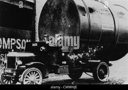 Wolverhampton Lorry Workshop, John Thompson Motor Pressings Ltd., Wolverhampton, Early 20th ...