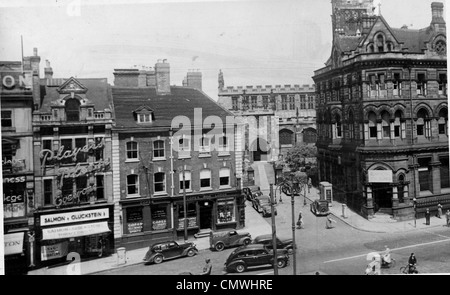 Queen Square, Wolverhampton, 1939 - 1945. Queen Square during the years of the Second World War (1939-1945). To the right is Stock Photo