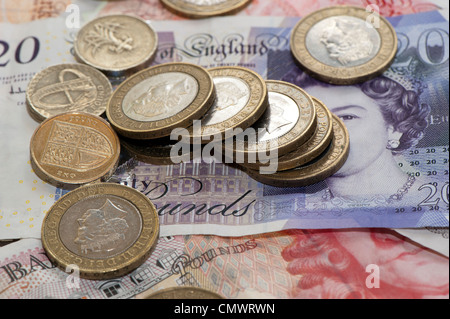 British currency - pound coins and notes Stock Photo, Royalty Free ...