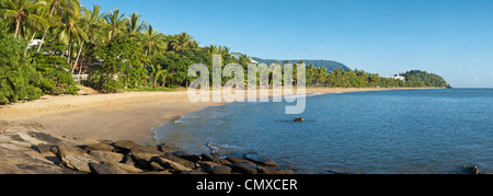 View along Trinity Beach, Cairns, Queensland, Australia Stock Photo