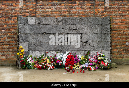 The execution wall outside Death Block 11 at Auschwitz concentration camp, Poland Stock Photo