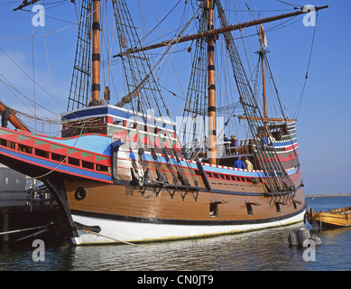 Mayflower II replica ship, Plymouth Rock, Plymouth Harbor, Plymouth, Massachusetts, United States of America Stock Photo