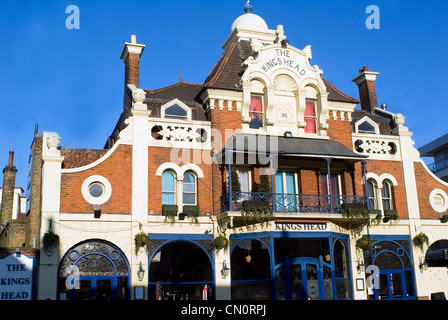 The Kings Head in Tooting High Street Public House by Day Stock Photo