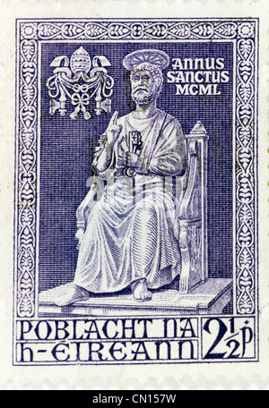 Irish Republic Stamp 1950 Designated Holy Year By The Vatican Picture From The Bronze Statue Of Saint Peter In The Vatican Stock Photo