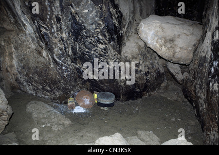 The interior view of the Shanidar cave in Kurdistan. Iraq  where hominid fossils from Neanderthal was found in 1957. Stock Photo