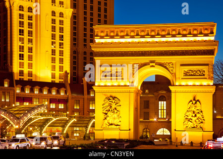 Arc de Triomphe at the entrance to the Paris Hotel, Las Vegas Nevada, USA Stock Photo