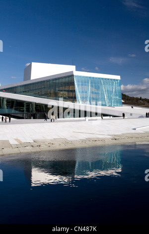 Norway, Oslo, overview of the new Opera house by Snohetta architects in Bjorvika district Stock Photo