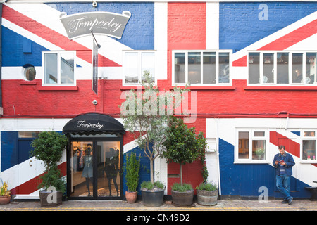 United Kingdom, London, Notting Hill, Temperley fashion store with Union Jack painted on the front Stock Photo