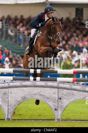 Zara Phillips and High Kingdom competing in the Burghley Horse Trials Stock Photo