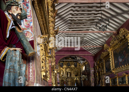 Peru, Cuzco Province, Checacupe, 17th century Baroque church in the village quechua at 3600 meters altitude at the foot of Stock Photo