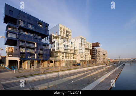 France, Rhone, Lyon, the Presqu'ile (peninsula), the Monolith (GDF Suez) south of the peninsula new neighborhood near the Place Stock Photo