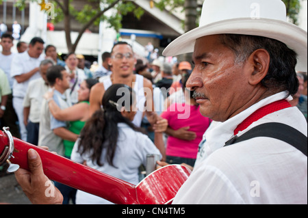 Colombia, Antioquia Department, Medellin, downtown, Villanueva District, dance in the Parque Berrio on Sunday afternoon Stock Photo