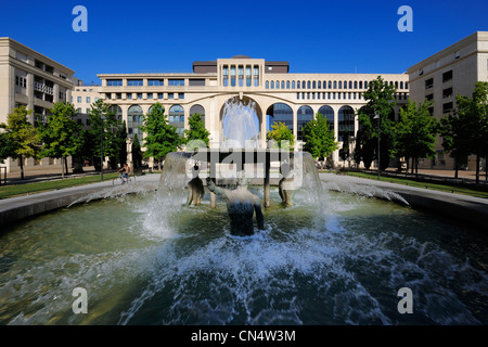 Antigone, district, Thessalie Square, fountain, architect Ricardo Bofil ...