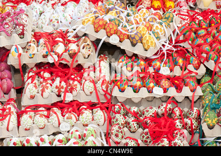 Trays of hand-painted and hand decorated egg shells to celebrate Easter at the Old Vienna Easter Market at the Freyung, Vienna Stock Photo