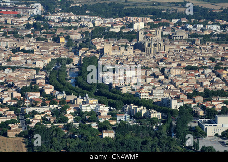 France, Aude, Narbonne, the archbishop palace adjoining the cathedral St Just et St Pasteur and the Canal de la Robine (aerial Stock Photo