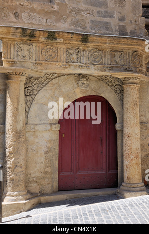 France, Herault, Pezenas, old city, gate of the Hotel d'Agde de Fondousse Mansion of the 16th-17th century in Rue des Andre Stock Photo