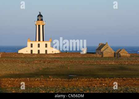 Start Point Lighthouse at sunset, Sanday, Orkney Stock Photo