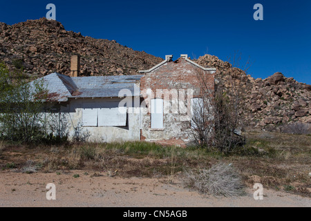 Abandoned brick building route 66 in Valentine, AZ. Stock Photo