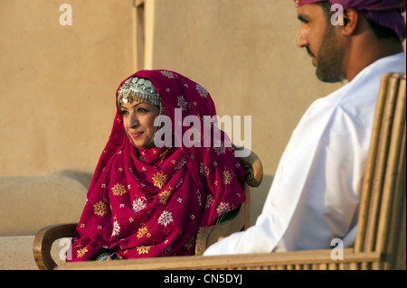 Sultanate of Oman, Al Dakhiliyah Region, Western Hajar Mountains, Nizwa, the fort, portrait of an Omani couple wearing Stock Photo