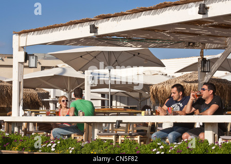 Israel, Tel Aviv, former port zone, closed in 1965 and rehabilitated since 2007, trendy bar Stock Photo