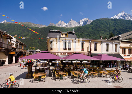 France, Haute Savoie, Chamonix Mont Blanc with a viwe of the Aiguilles de Chamonix Stock Photo