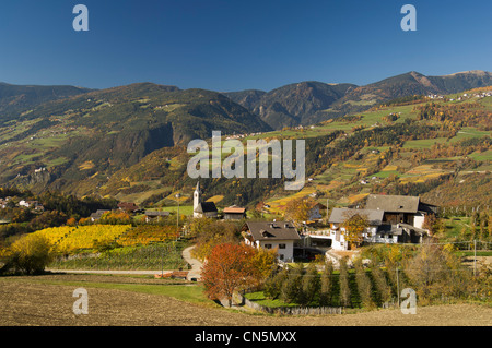 Italy, Trentino-Alto Adige, autonomous province of Bolzano, Dolomites, Val di Funes (Funes valley), Nafen Stock Photo